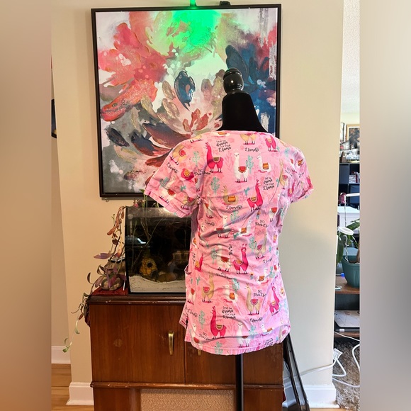 Llama Scrub Top - Picture 2 of 2